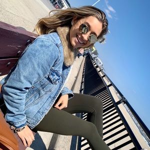 Meet your Posher, Maya